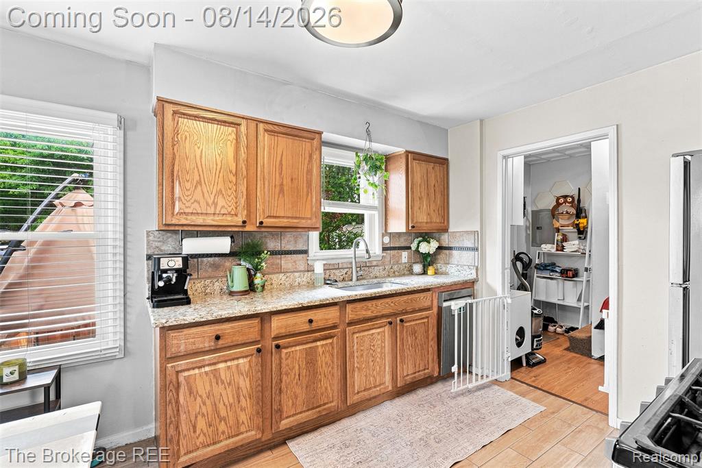 2190 Mapledale Street Property Photo 10