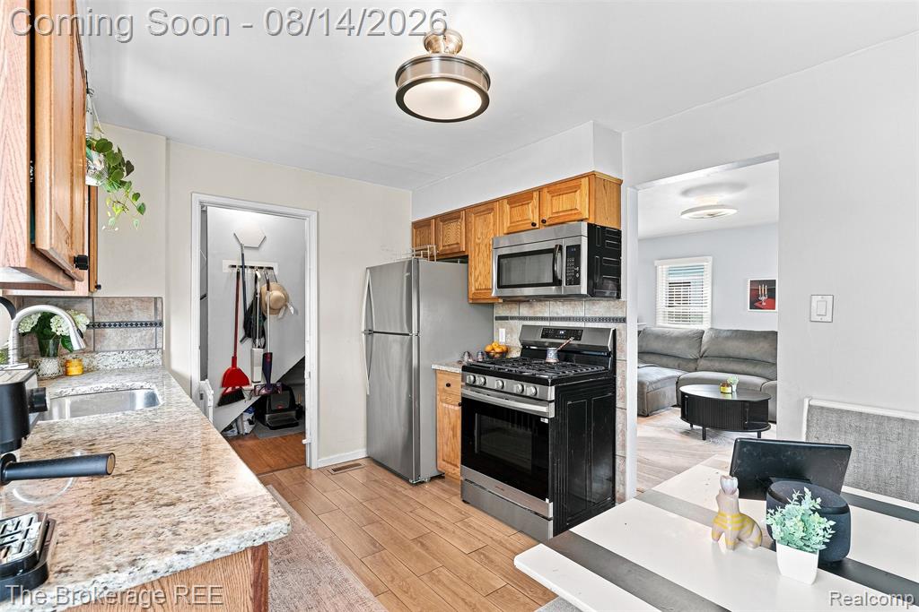 2190 Mapledale Street Property Photo 11