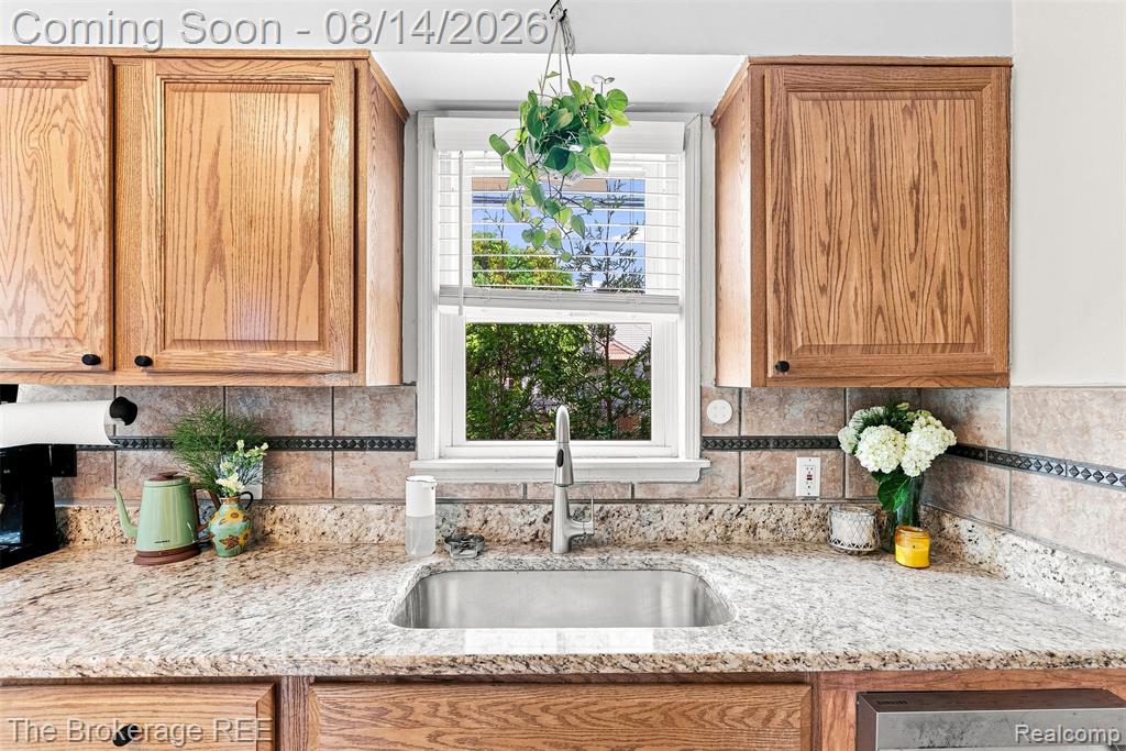 2190 Mapledale Street Property Photo 13