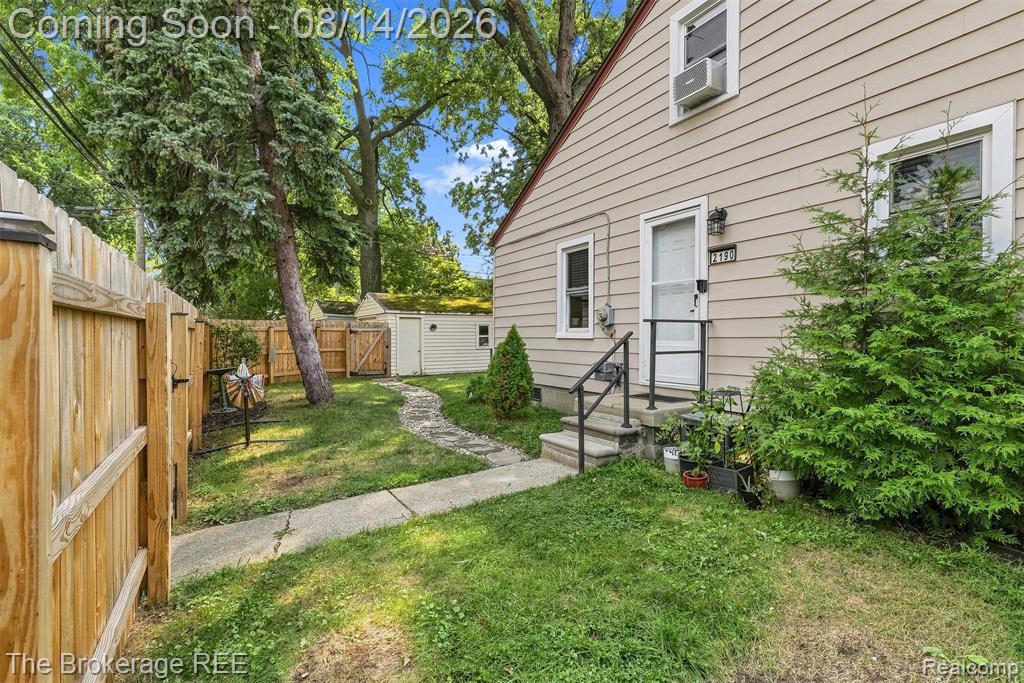 2190 Mapledale Street Property Photo 24