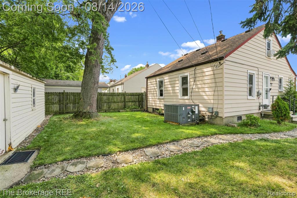 2190 Mapledale Street Property Photo 25
