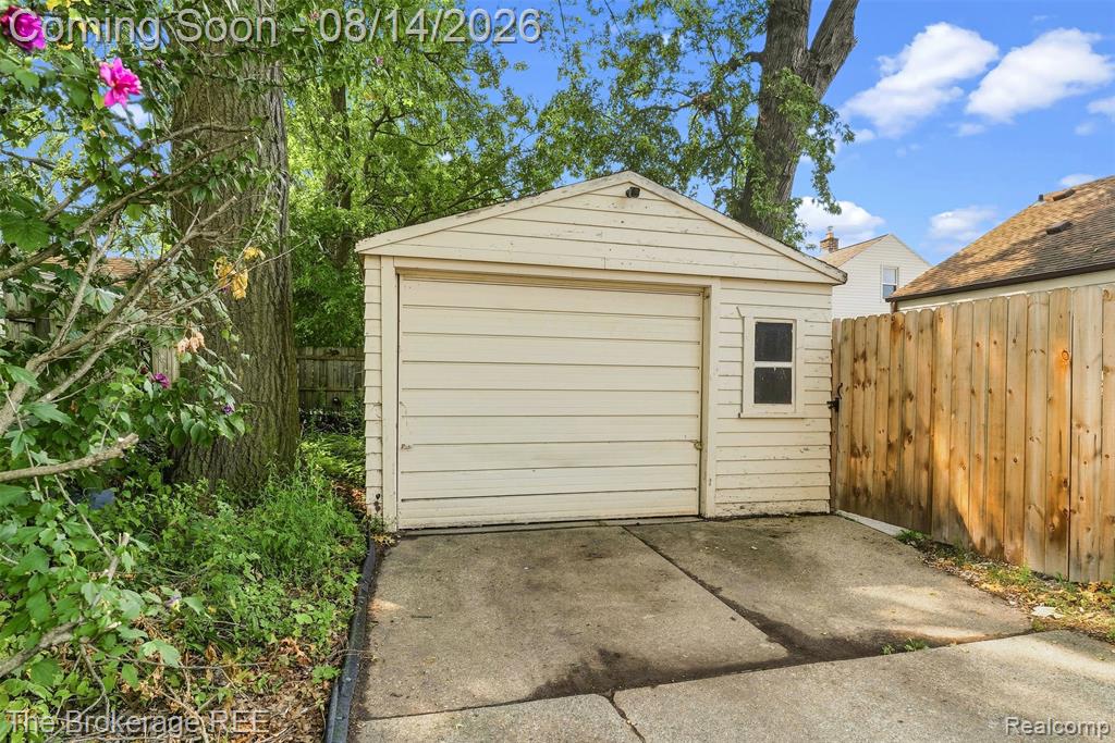 2190 Mapledale Street Property Photo 27