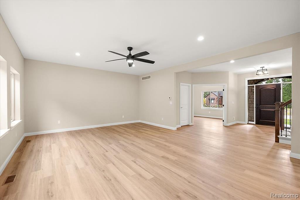 49241 London Bridge Drive Property Photo 12