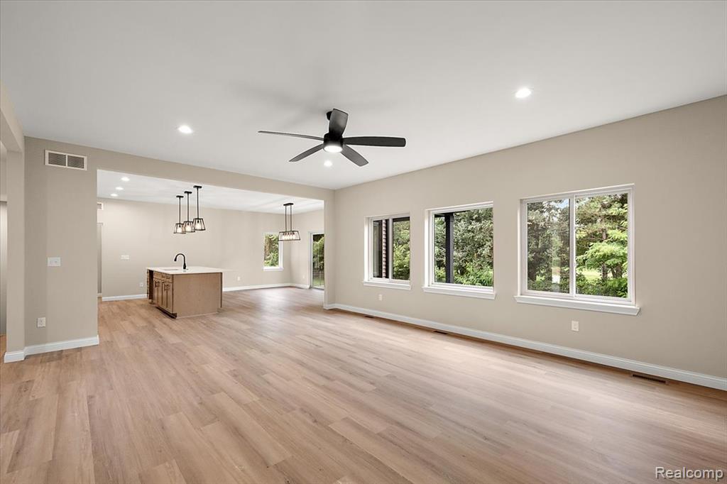 49241 London Bridge Drive Property Photo 13
