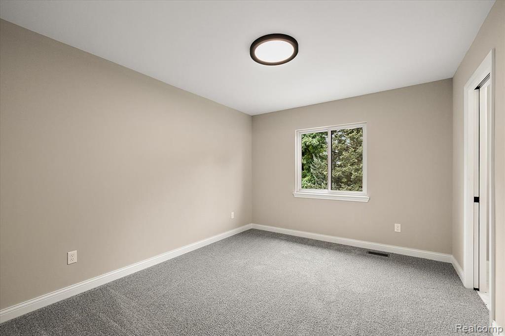 49241 London Bridge Drive Property Photo 50