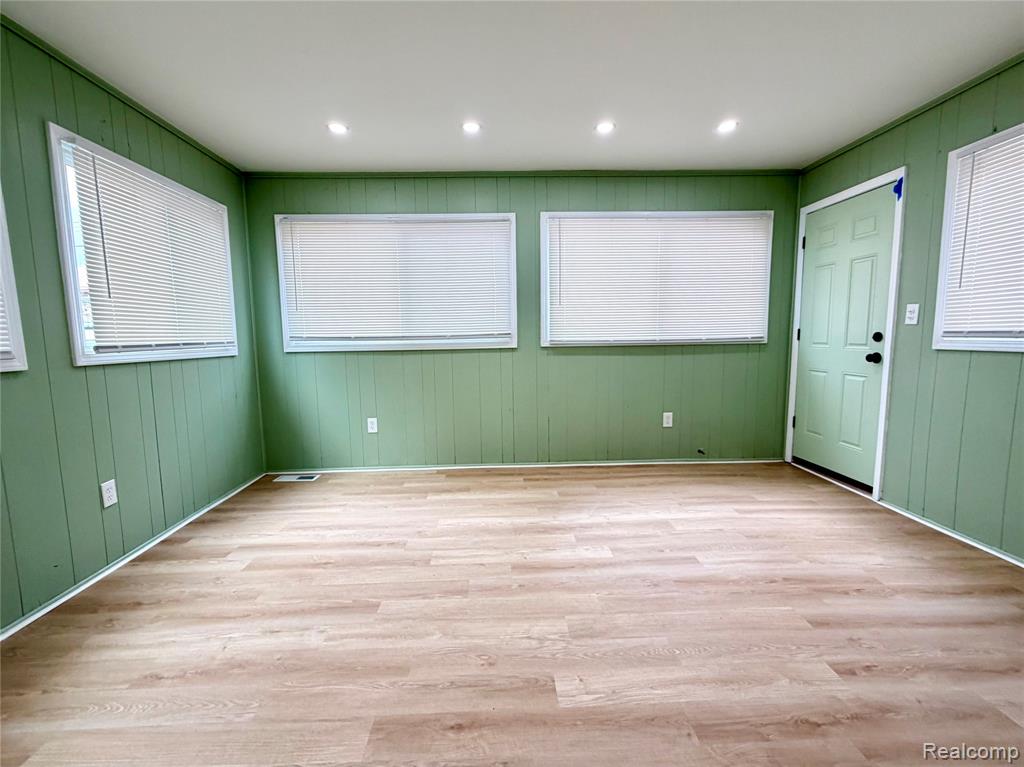 3666 Somerset Avenue Property Photo 18
