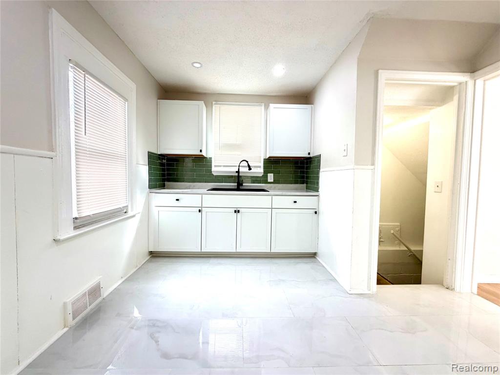 3666 Somerset Avenue Property Photo 20