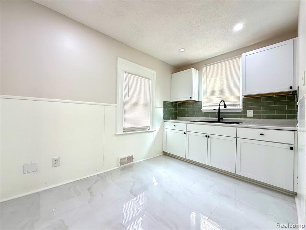 3666 Somerset Avenue Property Photo 22
