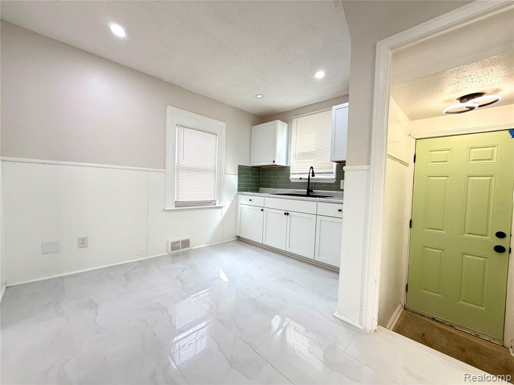 3666 Somerset Avenue Property Photo 24