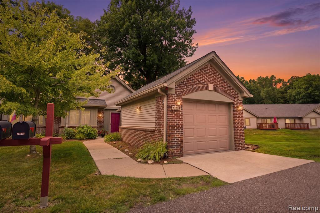 21305 Juniper Court Property Photo 1