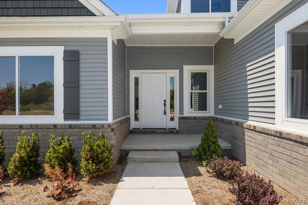 49287 London Bridge Drive Property Photo 6