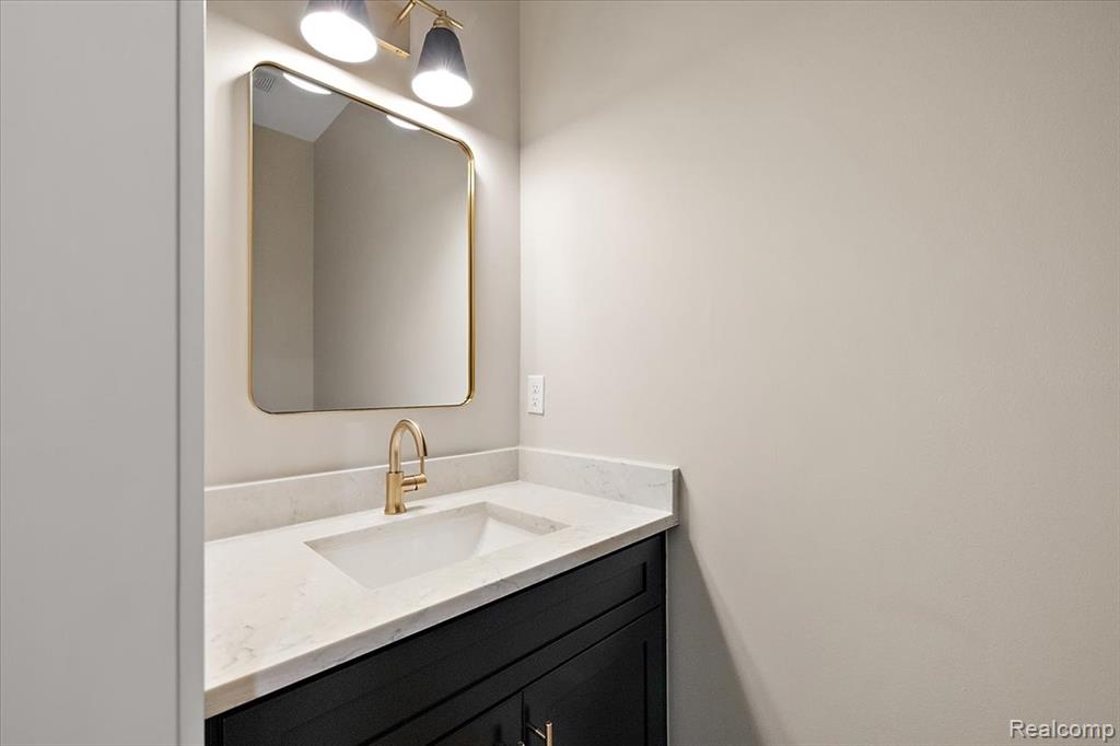 49287 London Bridge Drive Property Photo 24