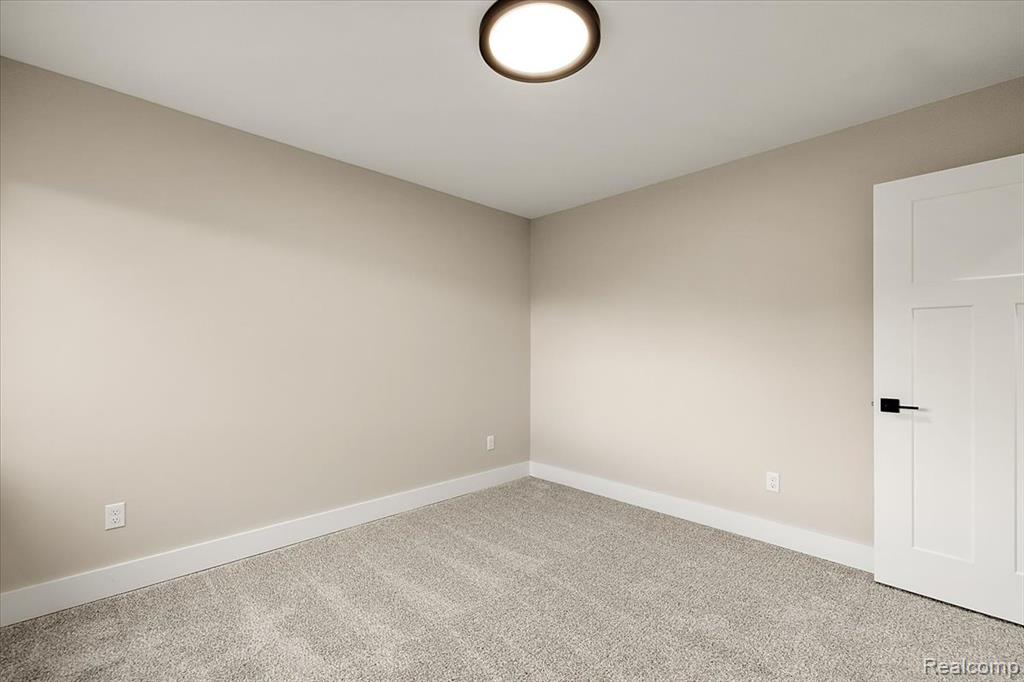 49287 London Bridge Drive Property Photo 41