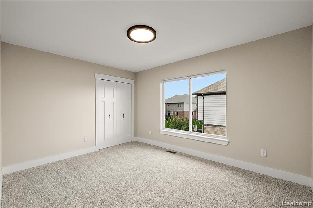 49287 London Bridge Drive Property Photo 42
