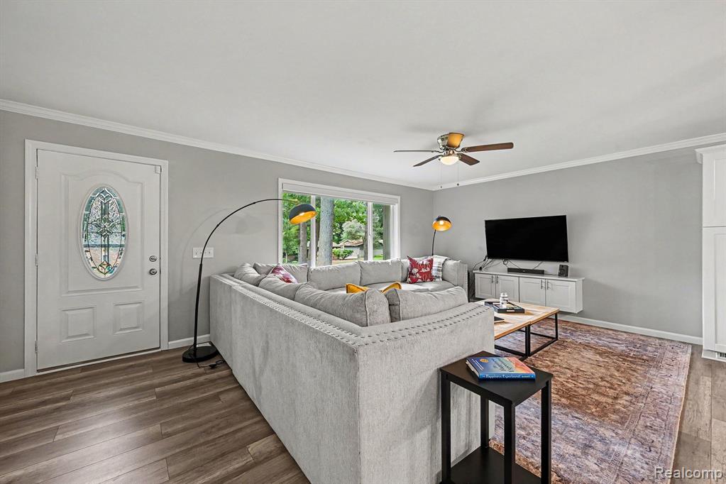 2104 Highfield Road Property Photo 4