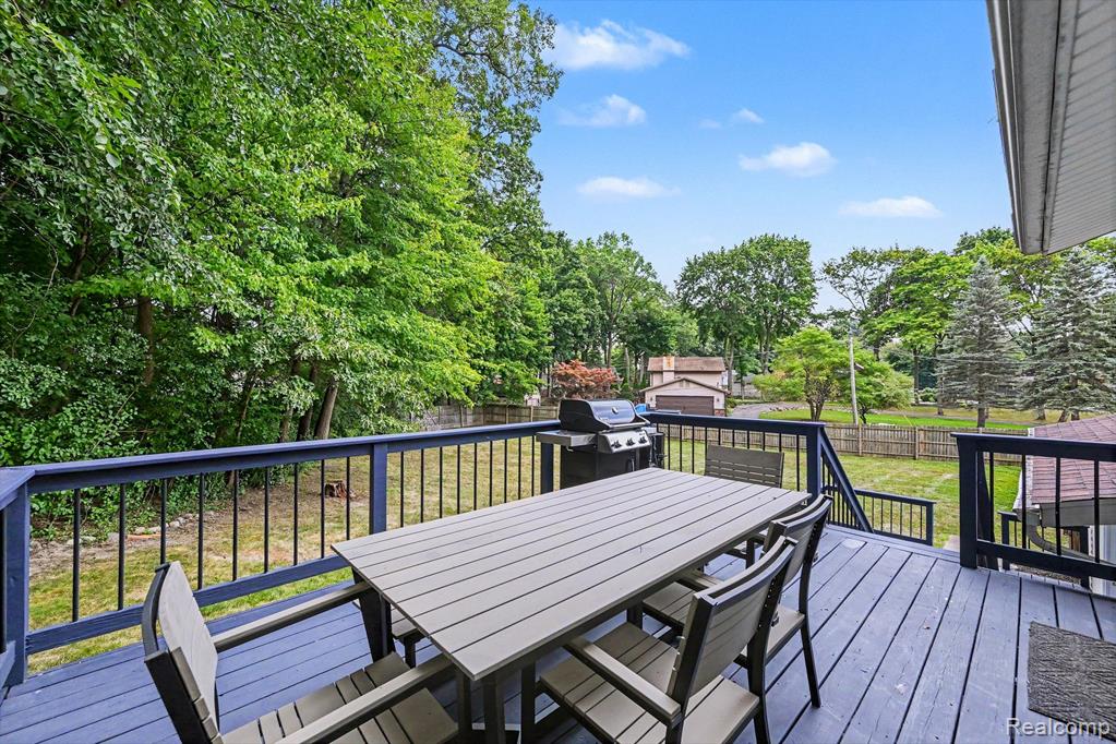 2104 Highfield Road Property Photo 23