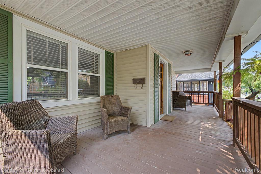 312 S Pleasant Street Property Photo 2