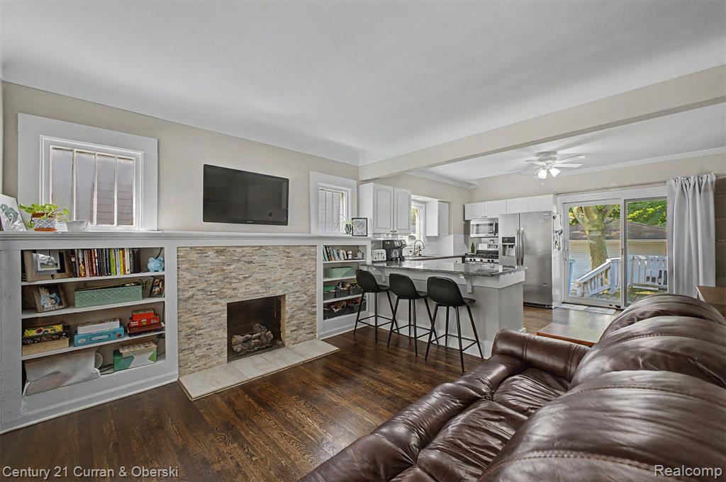 312 S Pleasant Street Property Photo 5