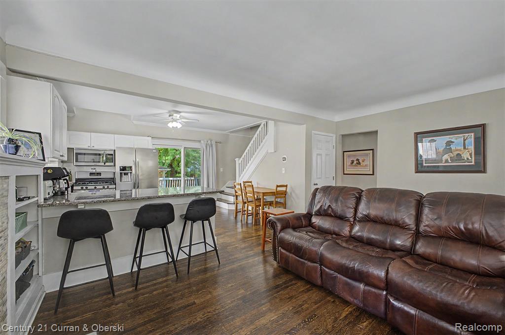 312 S Pleasant Street Property Photo 8