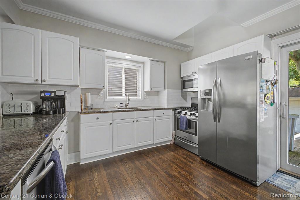 312 S Pleasant Street Property Photo 12