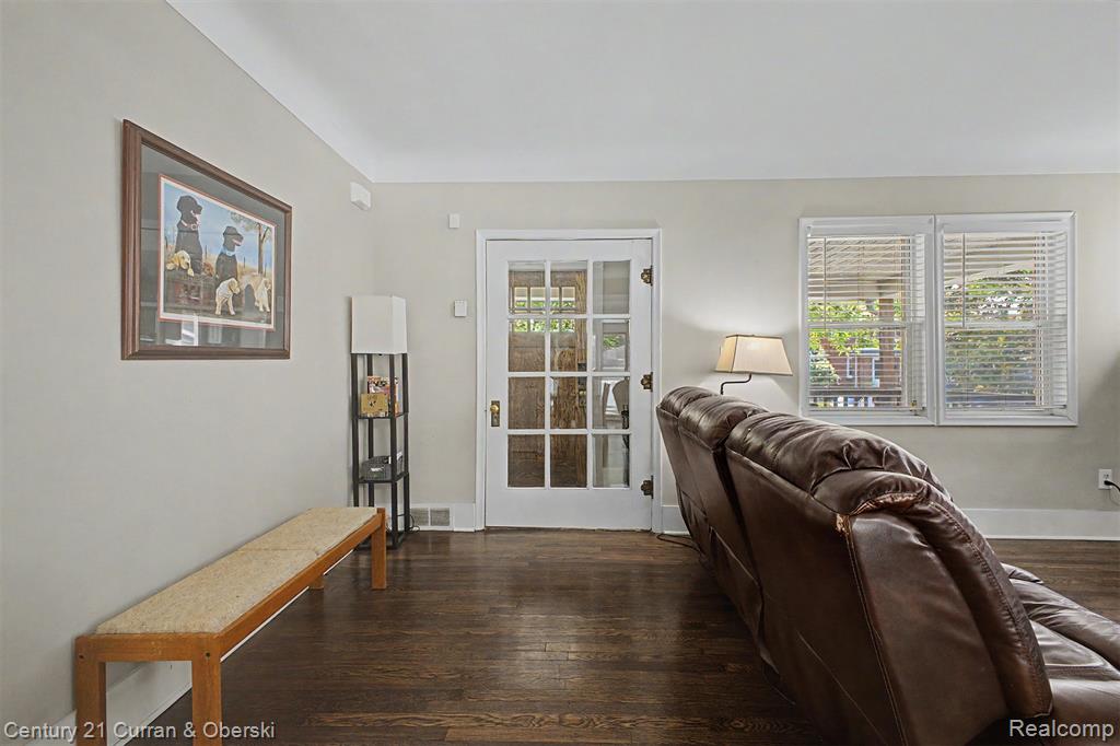 312 S Pleasant Street Property Photo 17