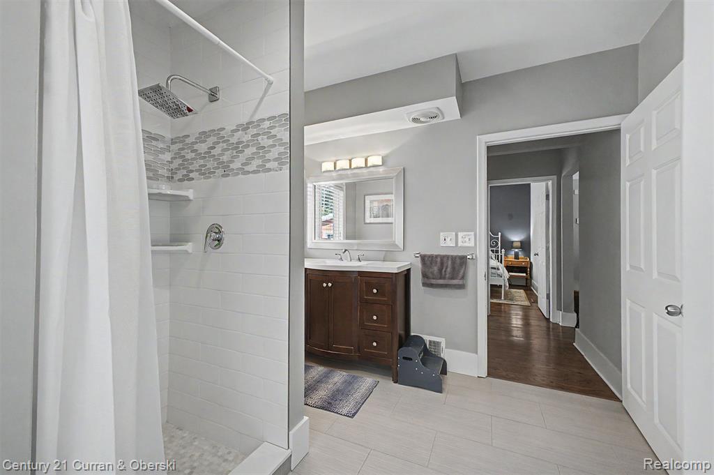 312 S Pleasant Street Property Photo 26