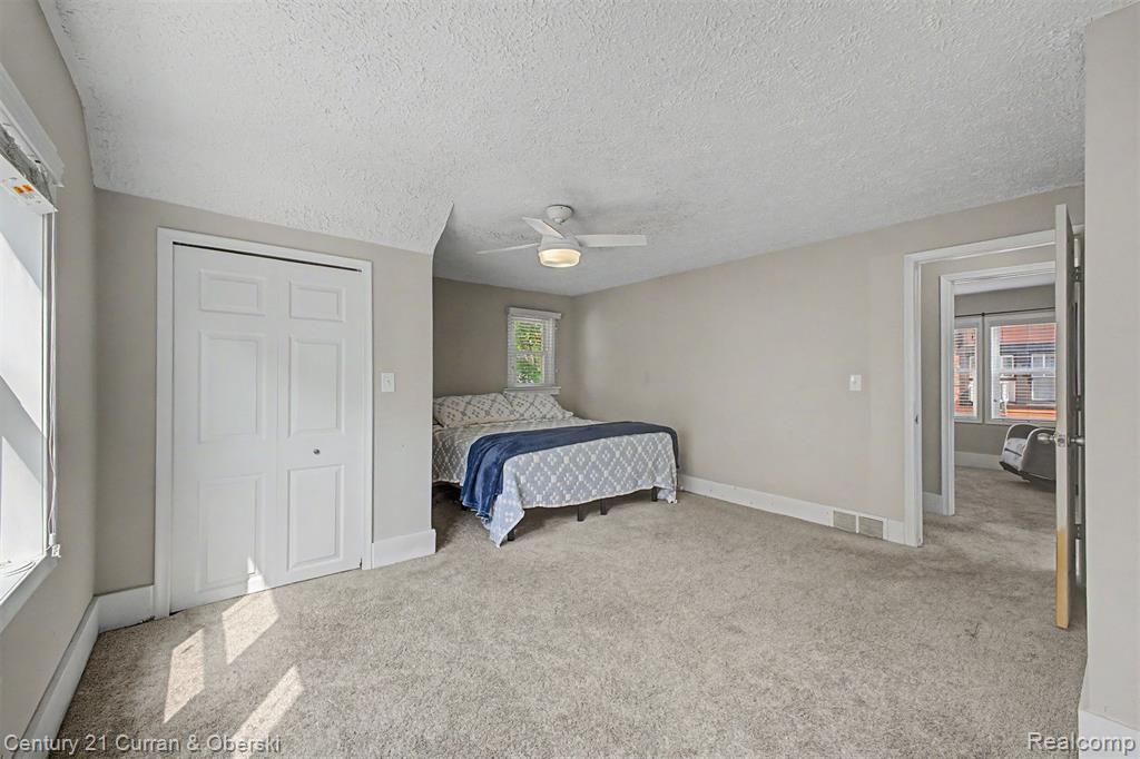312 S Pleasant Street Property Photo 27