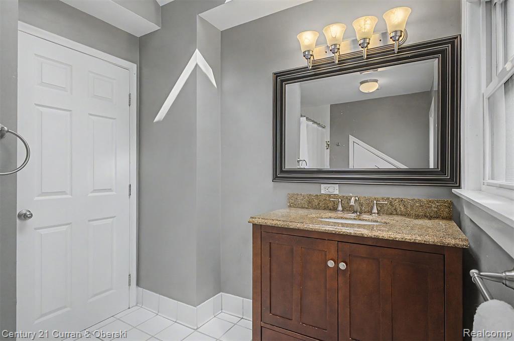 312 S Pleasant Street Property Photo 31