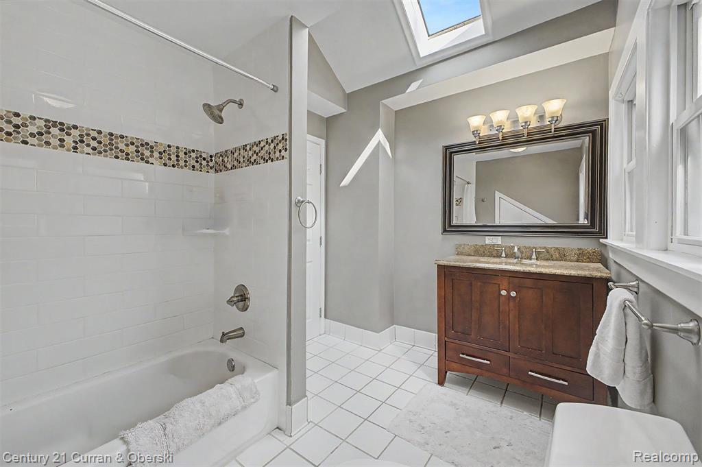 312 S Pleasant Street Property Photo 32