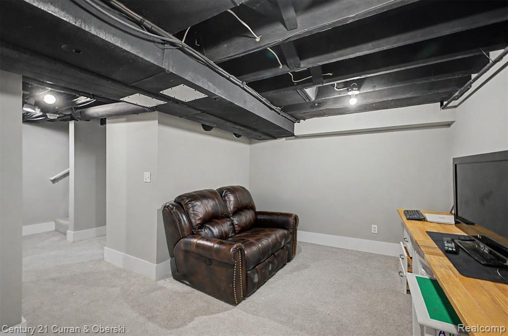 312 S Pleasant Street Property Photo 37