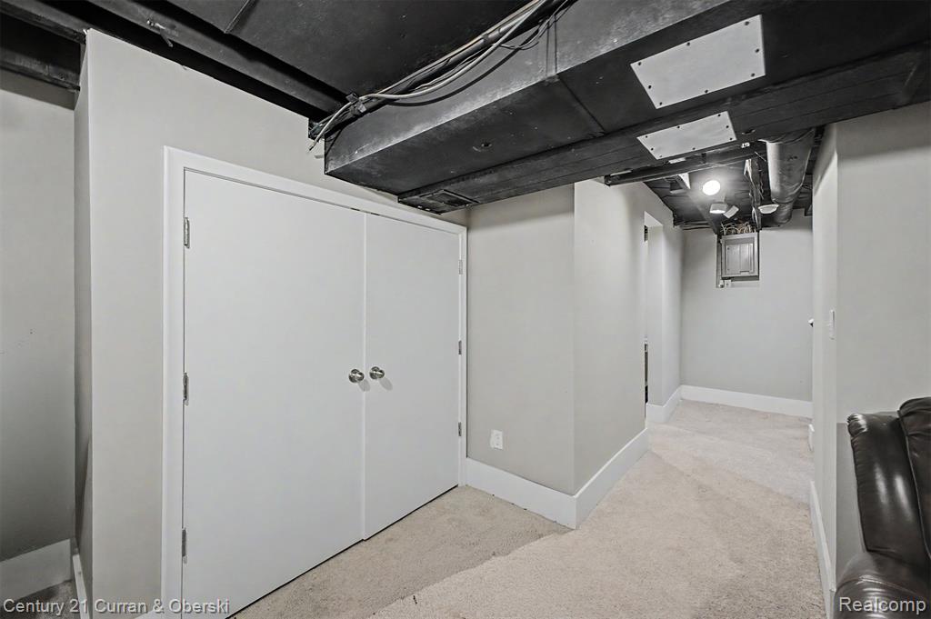 312 S Pleasant Street Property Photo 38