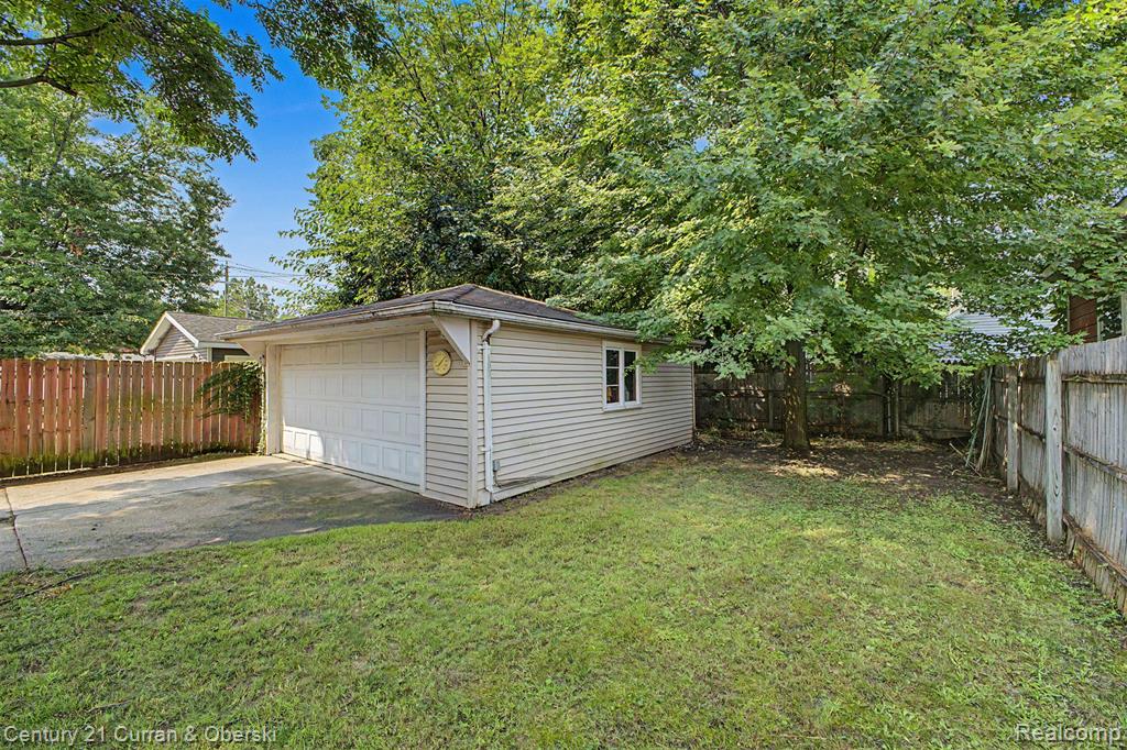 312 S Pleasant Street Property Photo 42