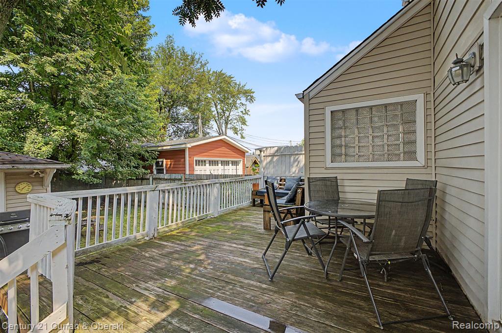 312 S Pleasant Street Property Photo 43