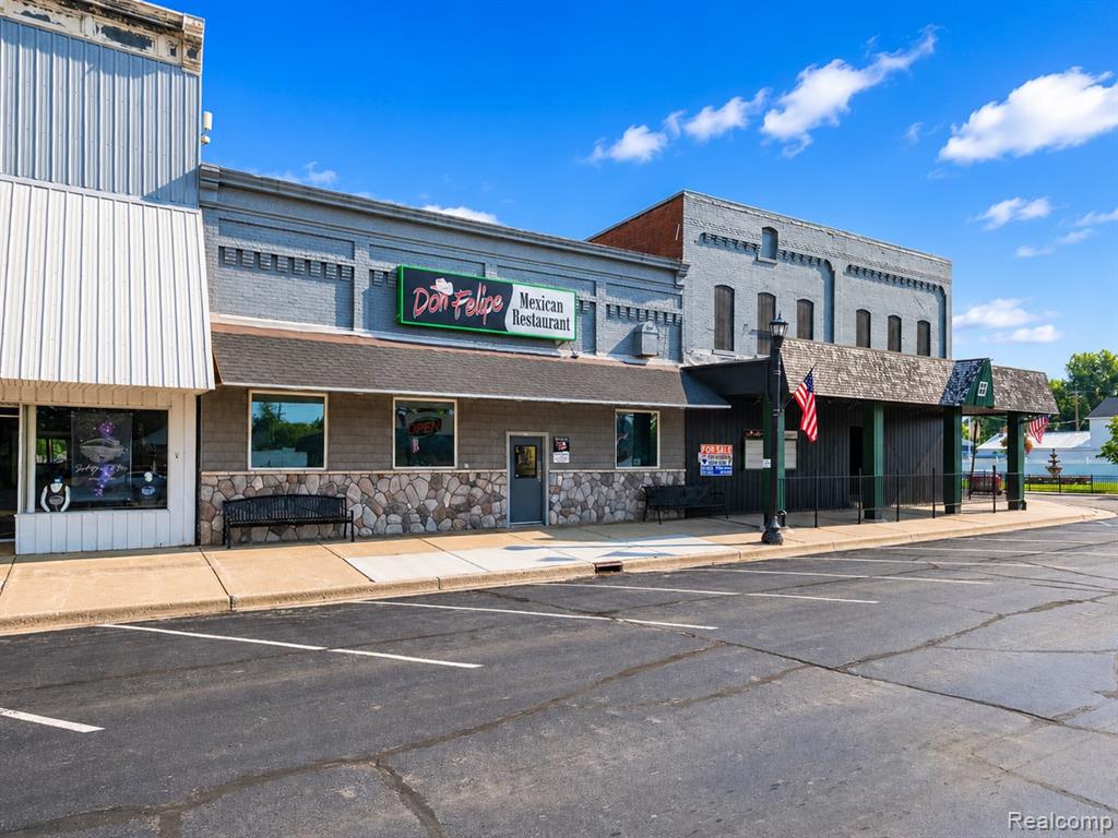 9483 Genesee Street Property Photo 4
