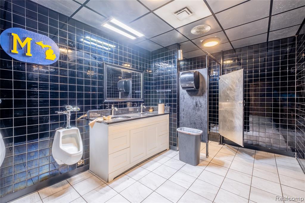 9483 Genesee Street Property Photo 19