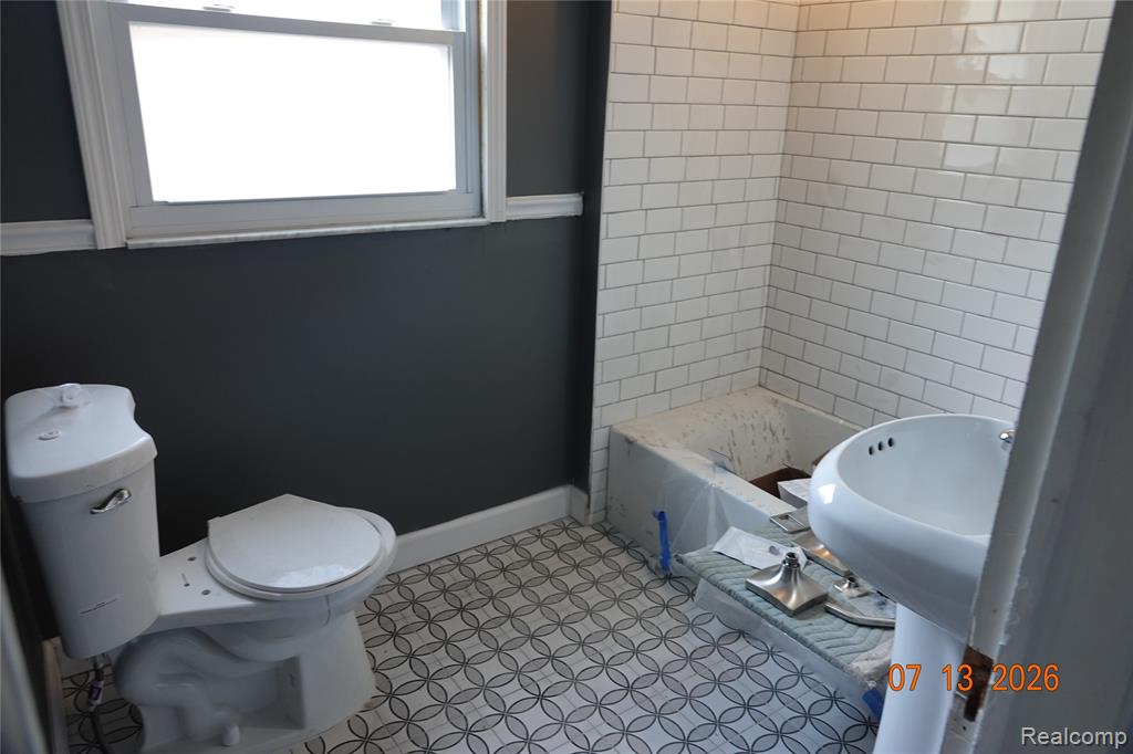 17367 Huntington Road Property Photo 14