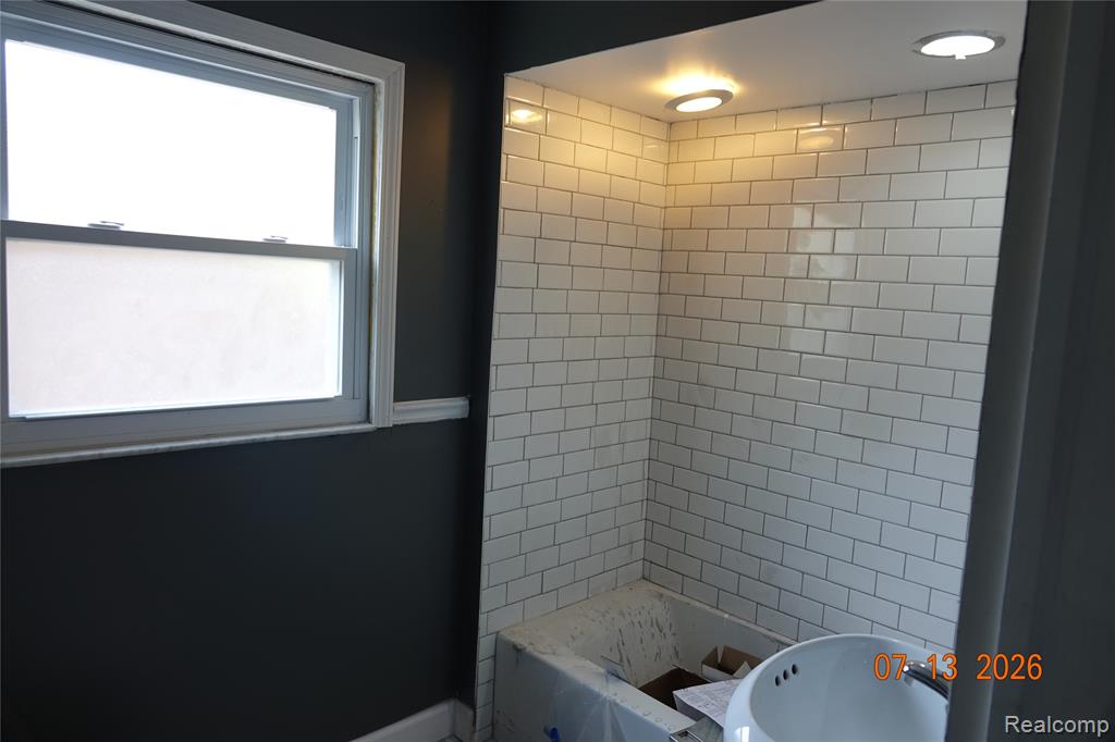 17367 Huntington Road Property Photo 15