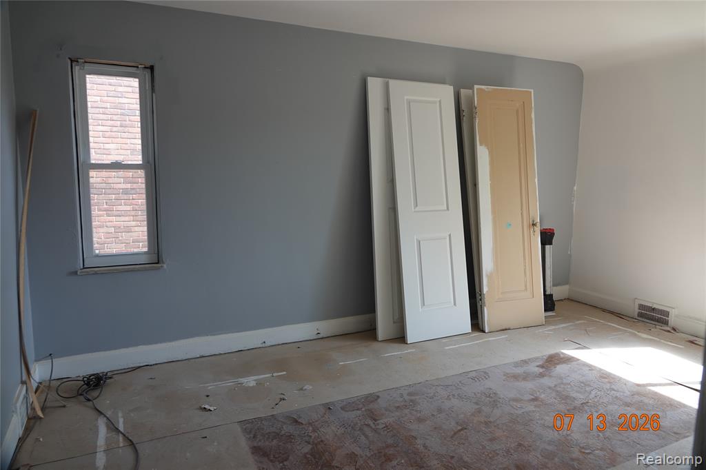 17367 Huntington Road Property Photo 19
