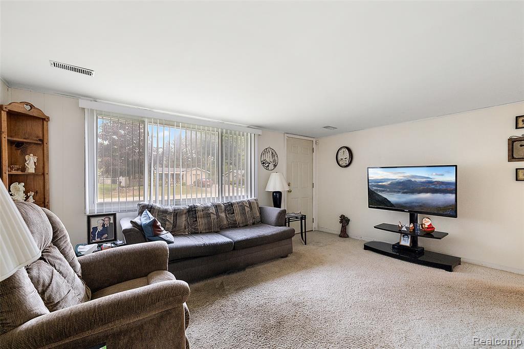 1790 Scheifle Road Property Photo 4