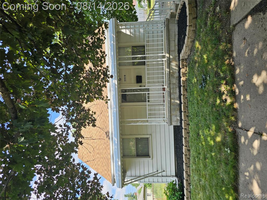 28510 Hillview Street Property Photo 1