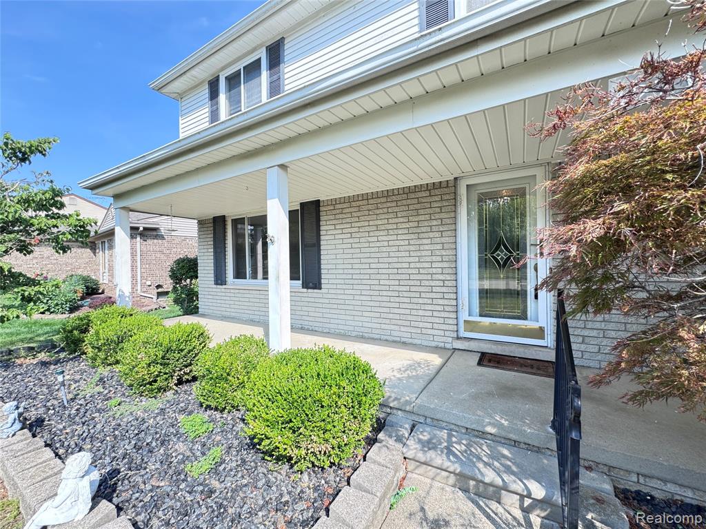 42714 Castle Drive Property Photo 3