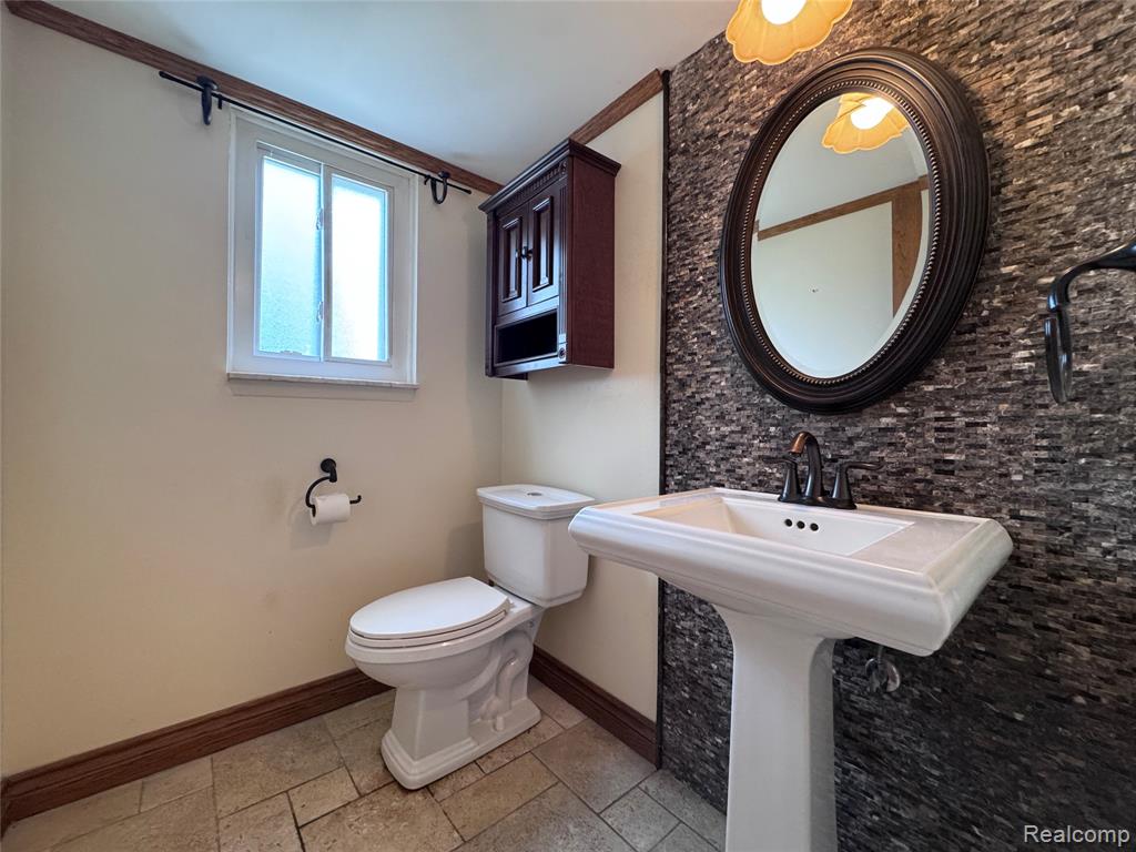 42714 Castle Drive Property Photo 17