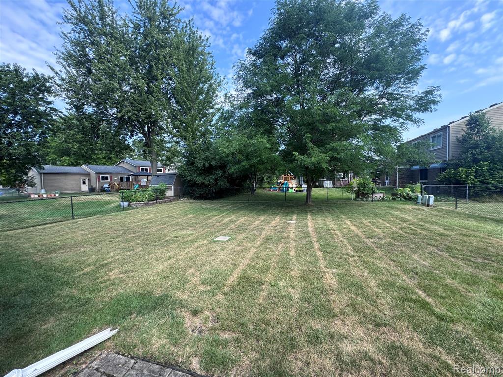 42714 Castle Drive Property Photo 46