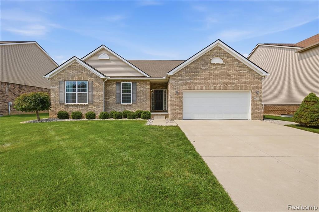48327 Long Leaf Drive Property Photo 1