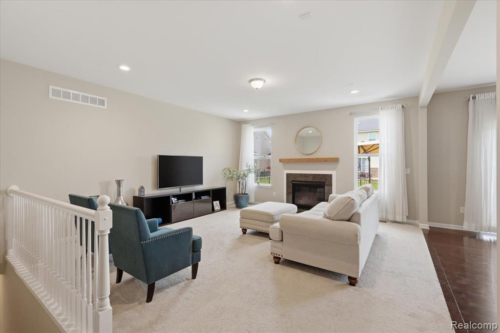 48327 Long Leaf Drive Property Photo 6