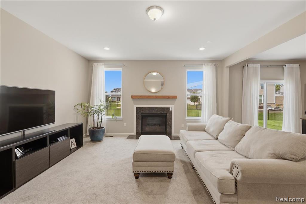 48327 Long Leaf Drive Property Photo 7