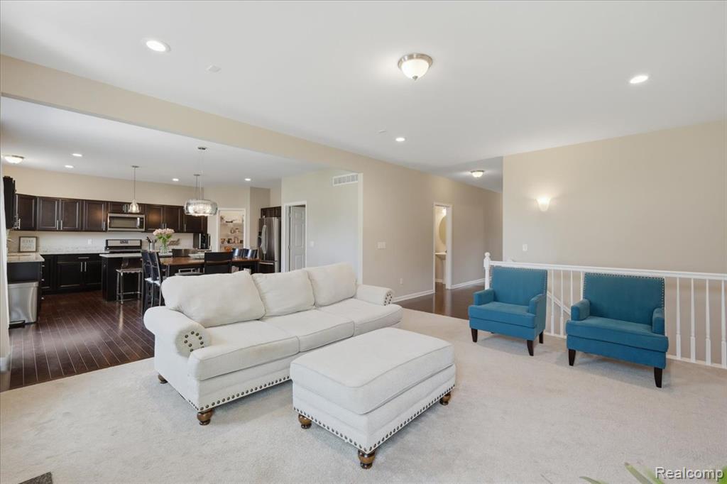 48327 Long Leaf Drive Property Photo 9