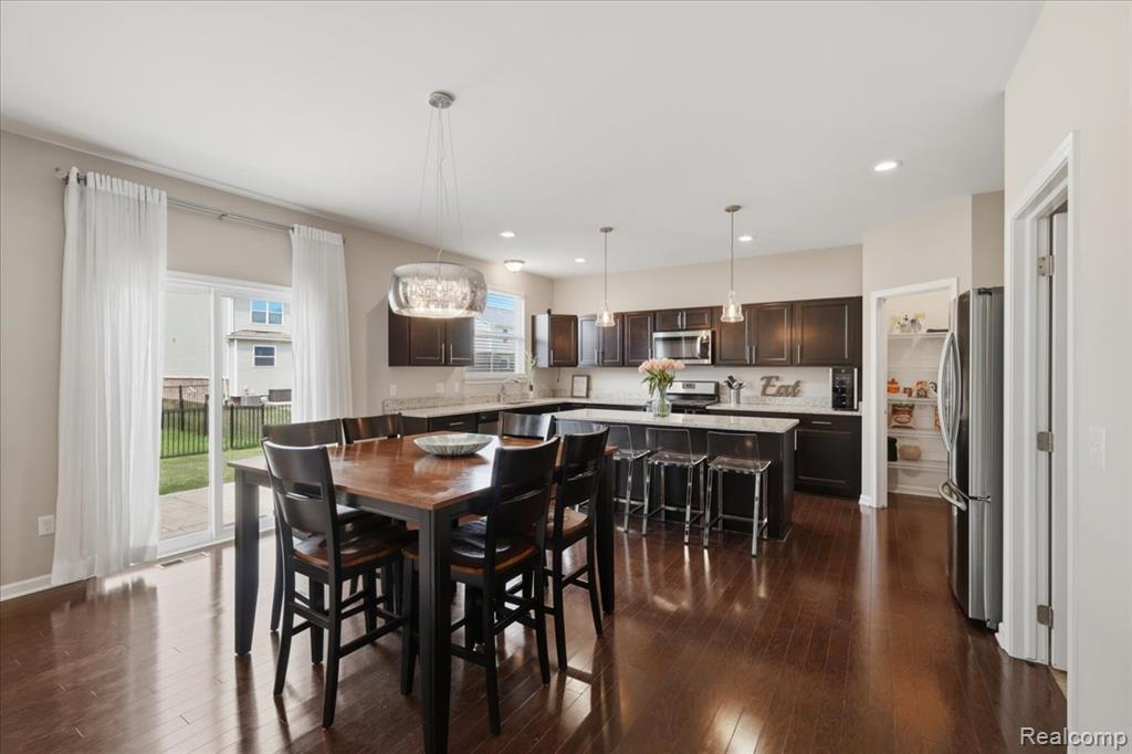 48327 Long Leaf Drive Property Photo 11