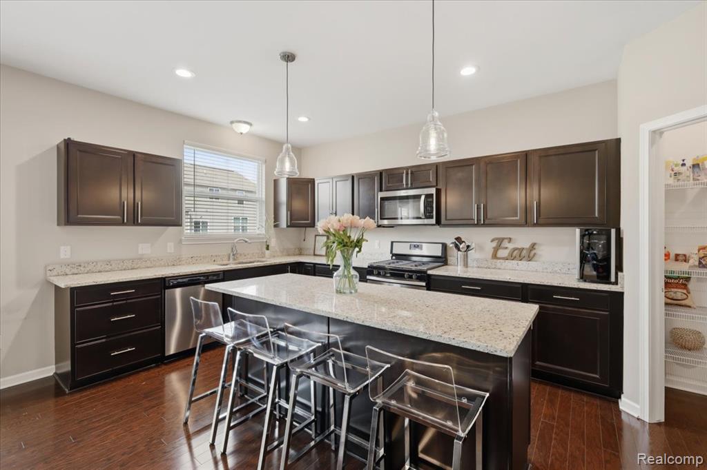 48327 Long Leaf Drive Property Photo 12