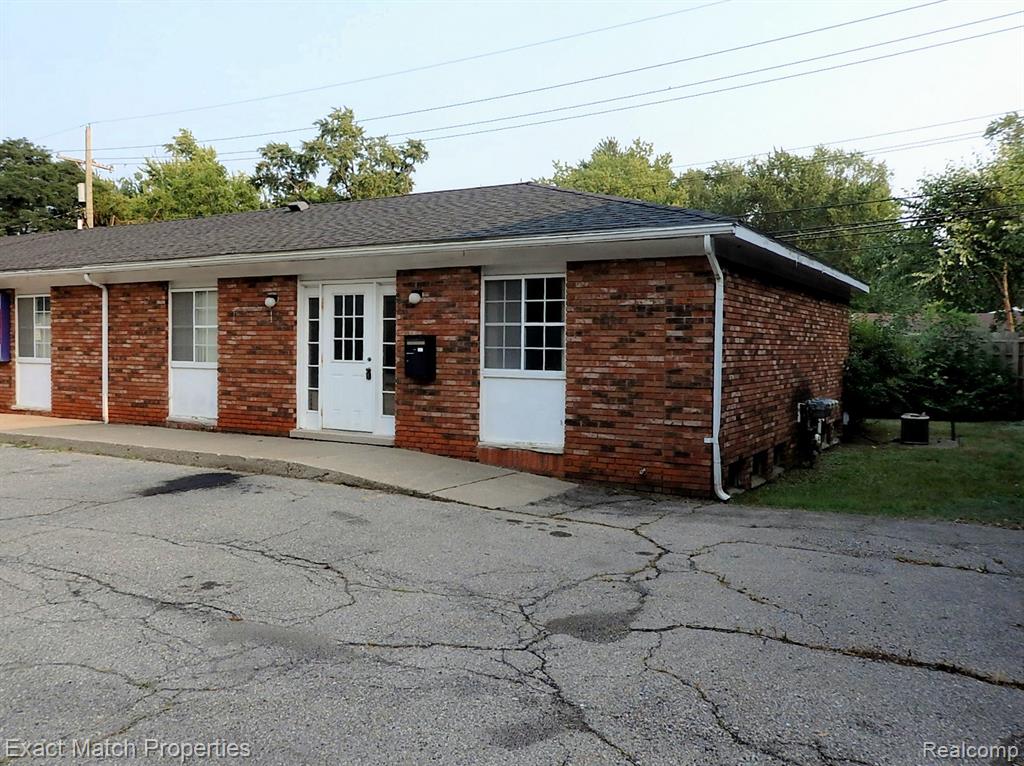 9555 Commerce Road Property Photo 1